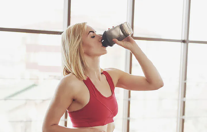 Optimal timing and dosage of protein shakes for maximum benefits in fitness and muscle recovery.